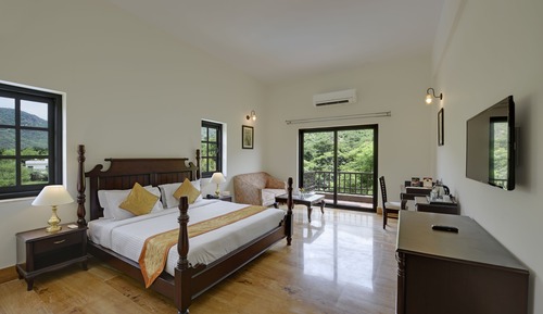 Hunting suite with common cloud pool