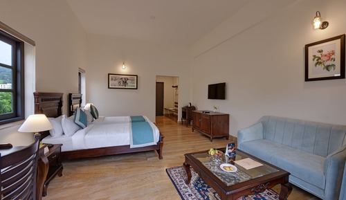 Hill View Suite With Balcony