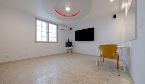 Room (Deluxe - 60+ spacious parking lot rec)
