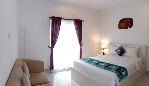 Family Room, 2 Bedrooms
