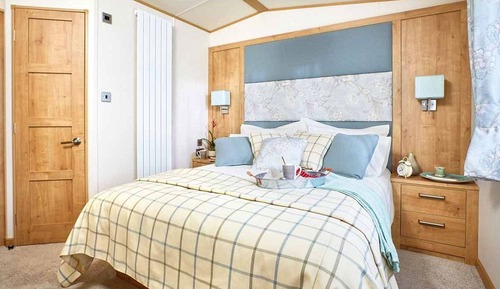 Exclusive Lake 6 Berth Caravan Pet Free