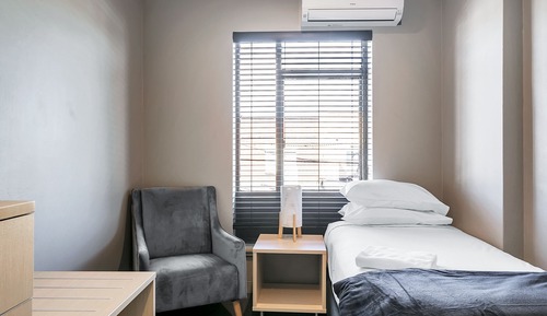 King Single Room Shared Bathroom