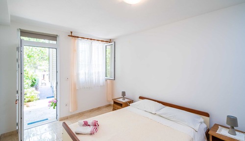 Apartment (One Bedroom Apartment with Terrace)
