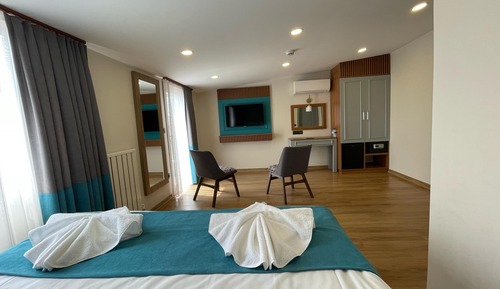 Junior Suite with Balcony