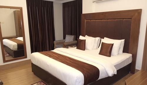 Luxury Single Room, 1 King Bed