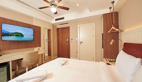 Deluxe Double or Twin Room, 2 Bedrooms, City View