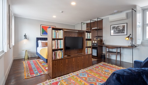 Suite Seven