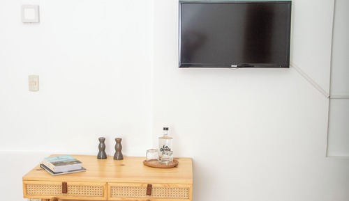 Room (3)