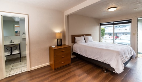 Queen Room, No View