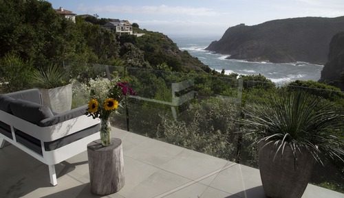 Classic Room, 1 King Bed, Balcony, Partial Ocean View