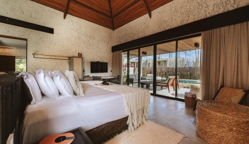 Pool Bungalow