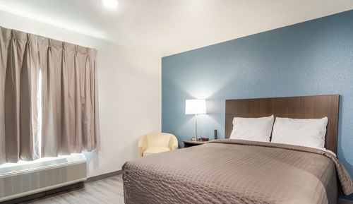 Queen Suite Accessible