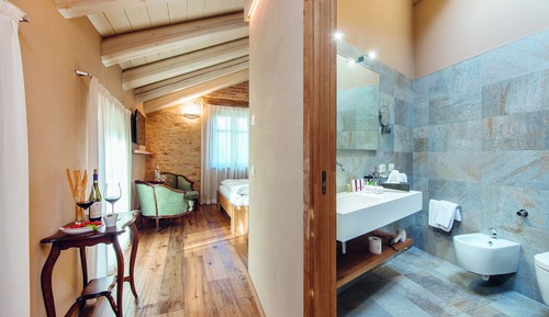 Double Room Ambiente
