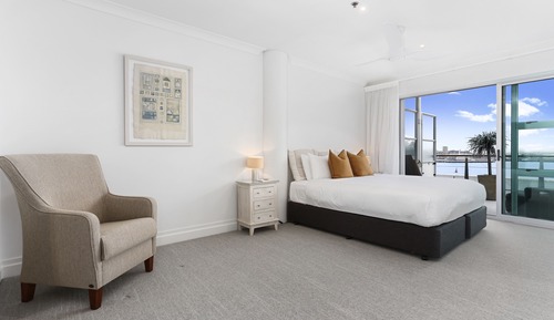Deluxe Apartment