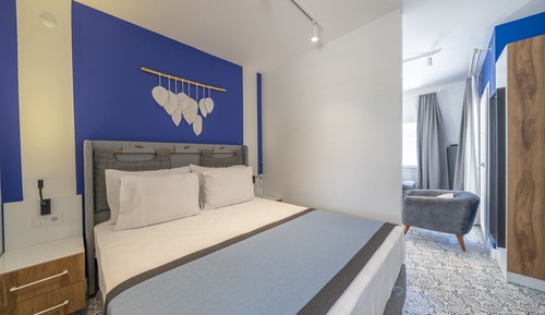 Deluxe Apartment, Partial Sea View