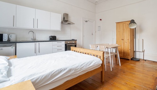 Basic Studio, Shared Bathroom
