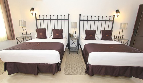 Superior Room, 2 Queen Beds, Courtyard Area (Terraza)
