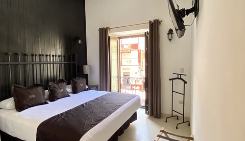 Superior Double Room (KS Balcon Frontal)