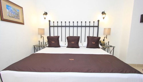 Superior Double Room, 1 King Bed, Courtyard Area (KS Terraza)