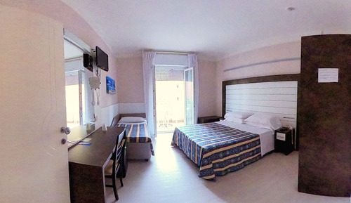 Comfort Triple Room