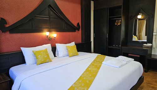 Deluxe Double Room, 1 King Bed, City View