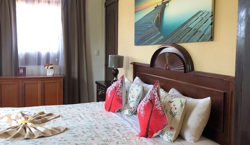 Economy Room (Miradores)