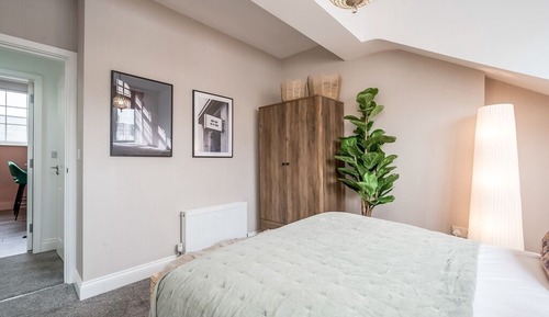 Superior Apartment, Private Bathroom (Botanic 1-Bed)