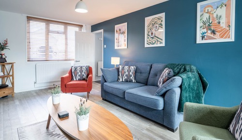 Premium House, Private Bathroom, Garden View (4 bed 2 bath house)