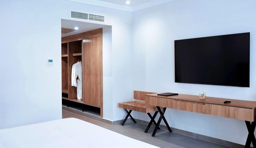 Deluxe Triple Room, Pool View