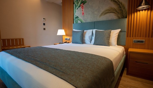 Standard Double Room, Garden View