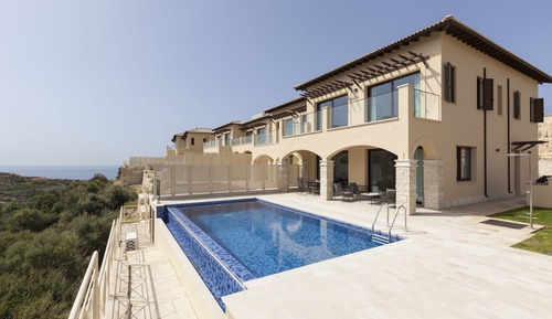 Elite 3 Bedrooms Jr Villa with Pool UJ01