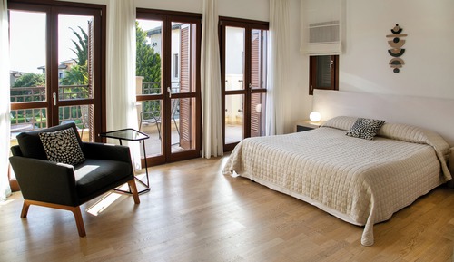 Elite 2 Bedrooms Jr Villa with Pool AJ07