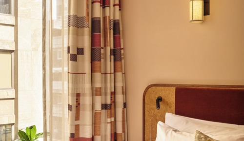 Room (Sir Boutique)