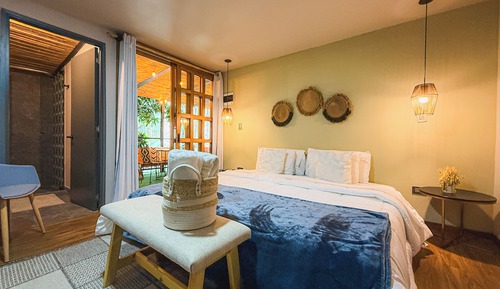 Deluxe Suite 1