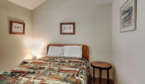 Studio (2 Bedrooms)