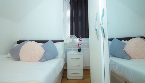 Basic Double Room, Shared Bathroom