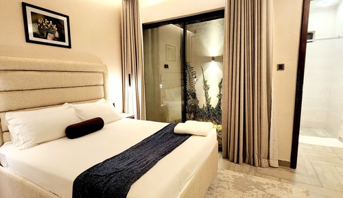 Premier Apartment