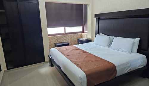 Deluxe Room, Accessible, Non Smoking