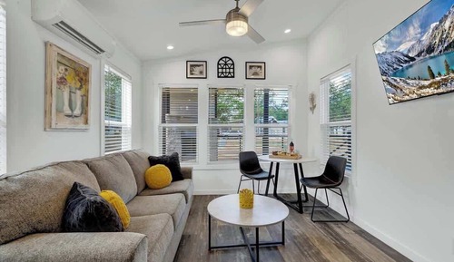 House, 1 King Bed, Patio (#25 3567 US 290 E)