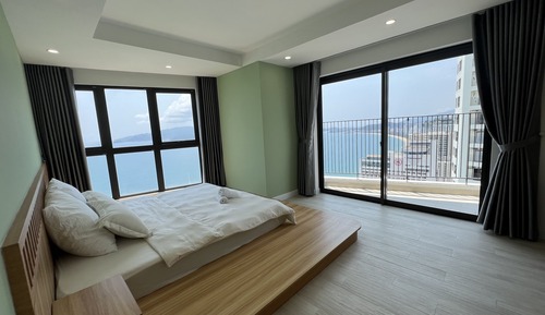 City Apartment, 4 Bedrooms, Balcony, Beach View