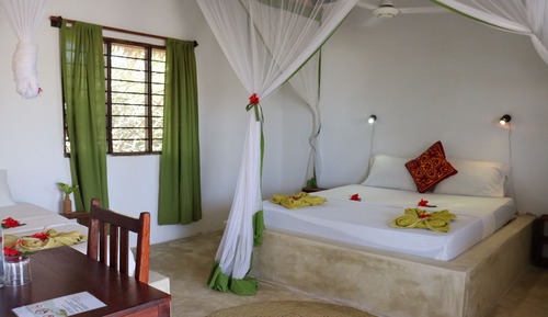 Classic Triple Room, Balcony, Garden View