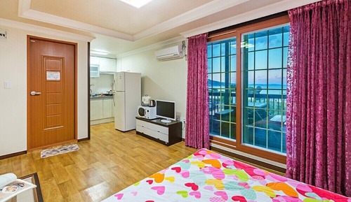 Room (Sanhochoi)