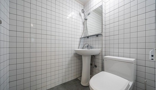 Room (River View 205 (Couple Room))