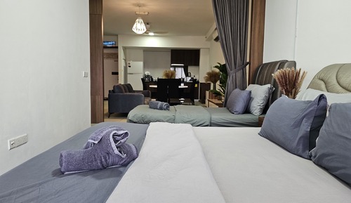 Deluxe Seaview Suite Twin Bed by The Only Bnb