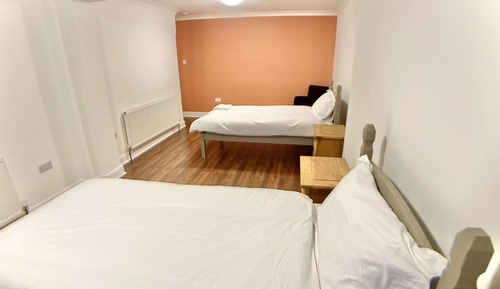 Deluxe Twin Room, Shared Bathroom
