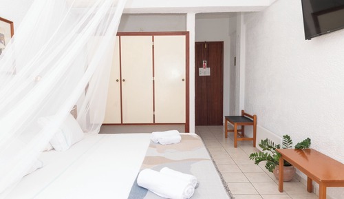 Double or Twin Room, Partial Sea View