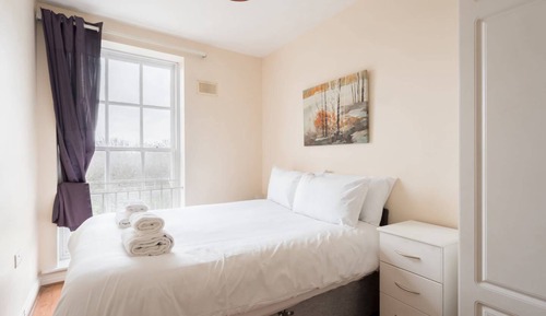 Basic Apartment, Multiple Beds