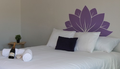 Deluxe Room, 1 Queen Bed (No Breakfast)