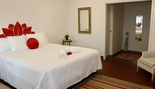 Deluxe Room, 1 King Bed (Pet Friendly) (No Breakfast)