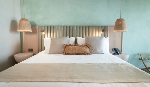 Standard Room, 1 King Bed